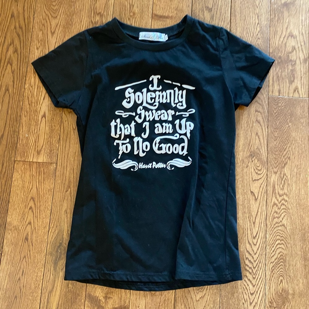 Kids Harry Potter. T shirt size medium
